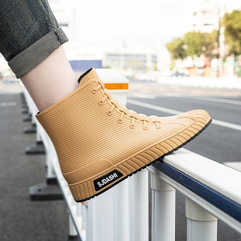 Scarpe impermeabili versatili  - Men Shoes Online recensione e prezzo